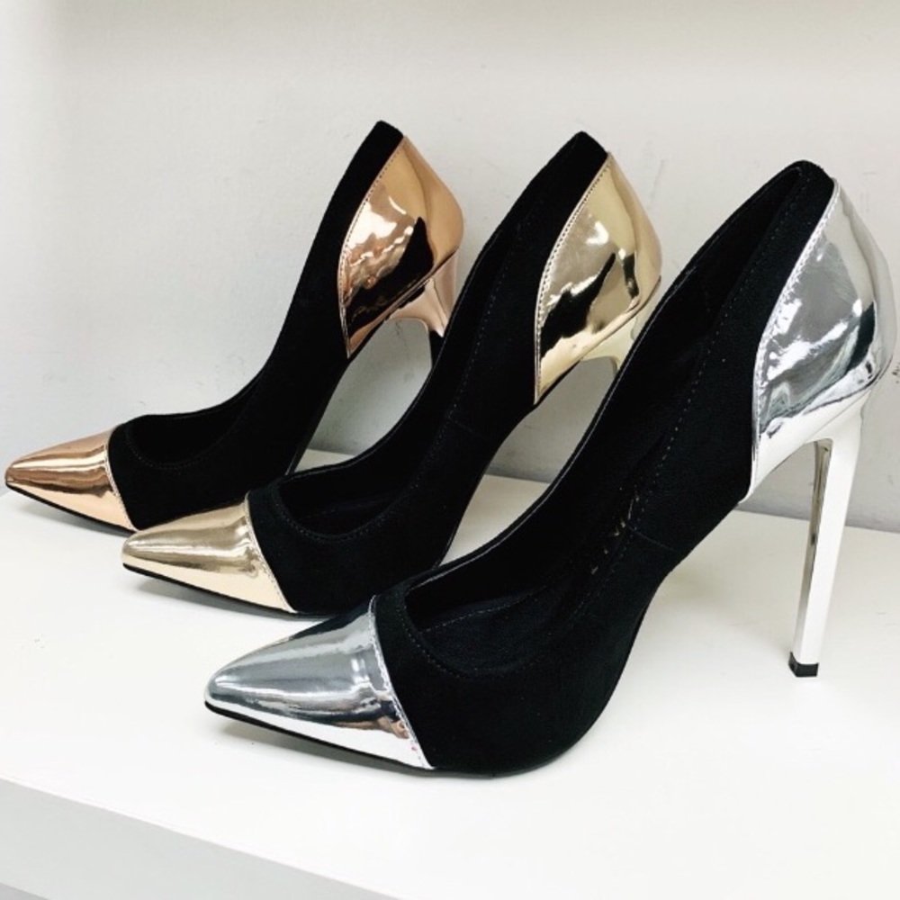Mackin J Metallic Pump in Black/Silver or Gold
